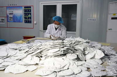 雷天太深入章丘區(qū)調(diào)研疫情防控物資生產(chǎn)企業(yè) 實(shí)地了解無紡布口罩生產(chǎn)情況